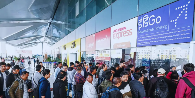 इंडिगो का बड़ा ऐलान: 3-5 दिसंबर के बवाल में फंसे यात्रियों को 10,000 का वाउचर, लेकिन “गंभीर रूप से प्रभावित” कौन? अभी तक रहस्य!