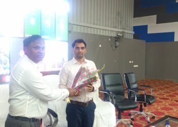 गढ़वा वालों जल्दी करो! 5 दिसंबर को उत्सव गार्डन में मिलेगा भूला-बिसरा बैंक पैसा, DC खुद आएंगे, बैंक वाले लाइन लगाकर देंगे!