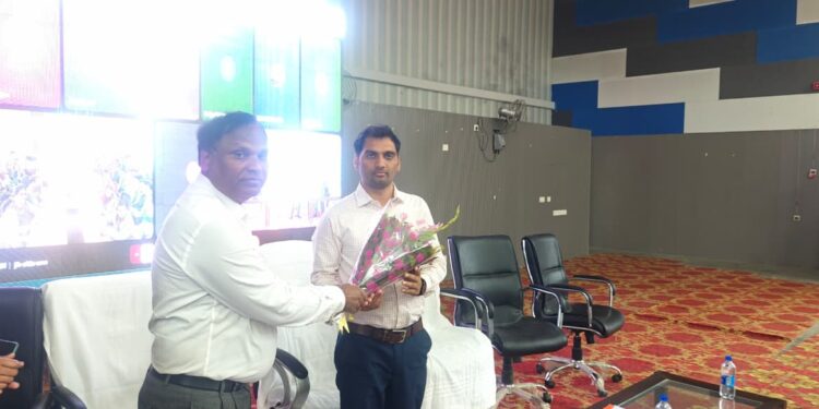 गढ़वा वालों जल्दी करो! 5 दिसंबर को उत्सव गार्डन में मिलेगा भूला-बिसरा बैंक पैसा, DC खुद आएंगे, बैंक वाले लाइन लगाकर देंगे!