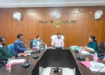 गढ़वा में कृषि क्रांति: बिरसा ग्राम विकास, PM कुसुम और मिलेट मिशन की गहन समीक्षा, नए निर्देश जारी