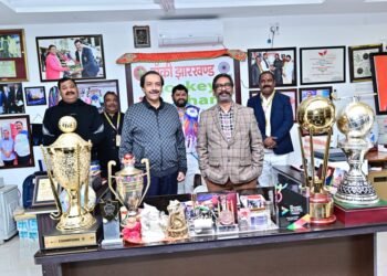 हॉकी का जश्न! मुख्यमंत्री हेमन्त सोरेन और कल्पना सोरेन ने रांची में हीरो हॉकी इंडिया लीग का किया धमाकेदार उद्घाटन – स्टेडियम गूंज उठा तालियों से!