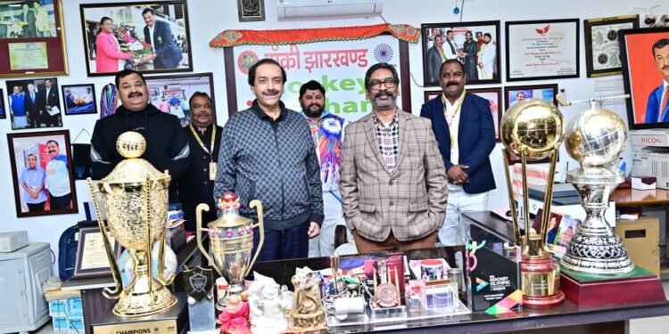हॉकी का जश्न! मुख्यमंत्री हेमन्त सोरेन और कल्पना सोरेन ने रांची में हीरो हॉकी इंडिया लीग का किया धमाकेदार उद्घाटन – स्टेडियम गूंज उठा तालियों से!
