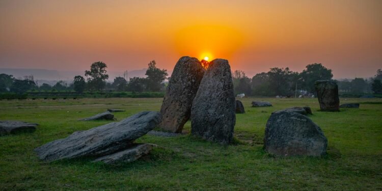 झारखंड के मेगालिथ अब दुनिया की नजरों में! स्टोनहेंज से कम नहीं हमारे प्राचीन पत्थर – मुख्यमंत्री हेमन्त सोरेन दावोस और यूके में दिलाएंगे वैश्विक धरोहर का दर्जा