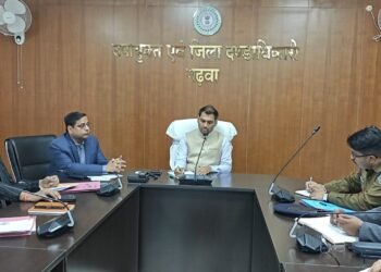 गढ़वा में नगरपालिका चुनाव 2026 की फुल-स्पीड तैयारियां! उपायुक्त की सख्त हिदायत – कोई लापरवाही नहीं चलेगी!