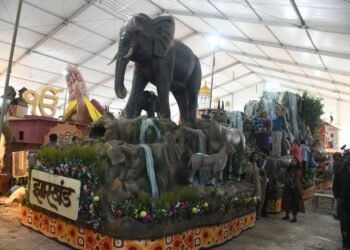 गणतंत्र दिवस 2026 में झारखंड की झांकी मचाएगी धूम! लाल किले पर हरियाली, जंगली हाथी, दसम झरना और आदिवासी संस्कृति का शानदार प्रदर्शन – “वंदे मातरम्” थीम पर इको-टूरिज्म का जादू!