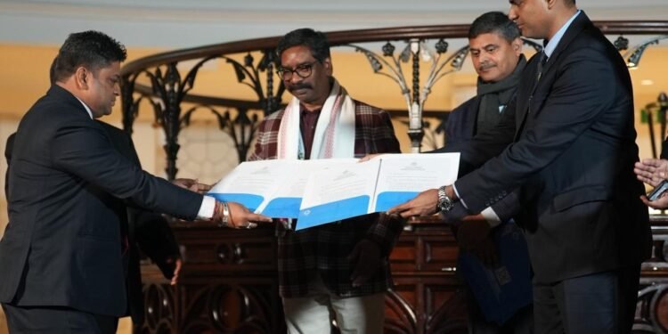 लंदन में झारखंड का मेगा डील! नवीन जिंदल ग्रुप ने की मुख्यमंत्री हेमंत सोरेन से मुलाकात – स्टील, ग्रीन एनर्जी और स्किल डेवलपमेंट में अरबों का निवेश आने वाला है!