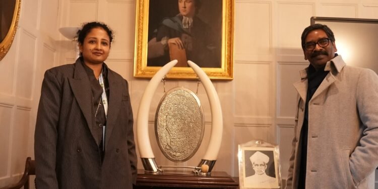 ऑक्सफोर्ड में झारखंड का बौद्धिक गौरव! मुख्यमंत्री हेमंत सोरेन ने डॉ. सर्वपल्ली राधाकृष्णन को दी श्रद्धांजलि – ऑल सोल्स कॉलेज दौरा कर नई शैक्षणिक साझेदारी की नींव रखी!