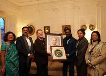 ऑक्सफोर्ड में झारखंड का गौरव क्षण! मुख्यमंत्री हेमंत सोरेन ने मरांग गोमके जयपाल सिंह मुंडा के दुर्लभ अभिलेख देखे – सेंट जॉन्स कॉलेज से पीएचडी छात्रवृत्ति और विरासत संरक्षण पर बड़ा समझौता करीब!