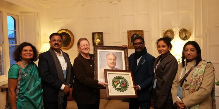 ऑक्सफोर्ड में झारखंड का गौरव क्षण! मुख्यमंत्री हेमंत सोरेन ने मरांग गोमके जयपाल सिंह मुंडा के दुर्लभ अभिलेख देखे – सेंट जॉन्स कॉलेज से पीएचडी छात्रवृत्ति और विरासत संरक्षण पर बड़ा समझौता करीब!