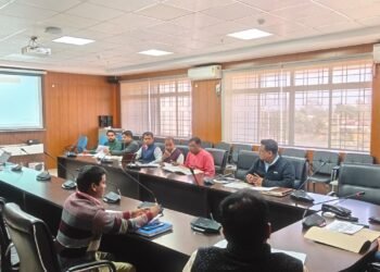 गढ़वा में परिवहन विभाग की फुल स्पीड समीक्षा! उपायुक्त ने राजस्व लक्ष्य, मुख्यमंत्री ग्राम गाड़ी योजना, हिट एंड रन और कैशलैस ट्रीटमेंट पर सख्त निर्देश दिए – ग्रामीण क्षेत्रों में बसें बढ़ेंगी, राहवीर को मिलेगा ₹25,000!