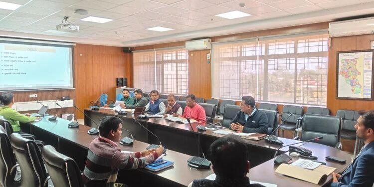 गढ़वा में परिवहन विभाग की फुल स्पीड समीक्षा! उपायुक्त ने राजस्व लक्ष्य, मुख्यमंत्री ग्राम गाड़ी योजना, हिट एंड रन और कैशलैस ट्रीटमेंट पर सख्त निर्देश दिए – ग्रामीण क्षेत्रों में बसें बढ़ेंगी, राहवीर को मिलेगा ₹25,000!