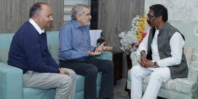 जल-जीवन-आजीविका पर झारखंड की नई साझेदारी! मुख्यमंत्री हेमंत सोरेन से मिले डॉ. मिहिर शाह और भारत रूरल लाइवलीहुड्स फाउंडेशन के सीईओ कुलदीप सिंह – जनजातीय समुदायों के लिए स्थायी आजीविका और जल प्रबंधन में बड़ा सहयोग करीब!