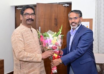 गिरिडीह में मरांग बुरू जुग जाहेर बाहा बोंगा 2026 का भव्य न्योता! मुख्यमंत्री हेमंत सोरेन मुख्य अतिथि बनकर पहुंचेंगे – उपायुक्त रामनिवास यादव ने की शिष्टाचार मुलाकात, 20 फरवरी को आदिवासी संस्कृति का महाकुंभ!