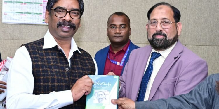 हजारीबाग के अल्पसंख्यक बुद्धिजीवियों ने मुख्यमंत्री से की मुलाकात! हेमंत सोरेन ने हर समुदाय के कल्याण का दिया भरोसा – समस्याओं के त्वरित निराकरण का आश्वासन!