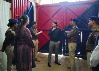 आरा मंडल कारागार का हाई-लेवल संयुक्त निरीक्षण! DM तनय सुल्तानिया और SP राज ने किया औचक दौरा – बंदियों से सीधा संवाद, स्वास्थ्य-सुरक्षा-स्वच्छता पर सख्त निर्देश!