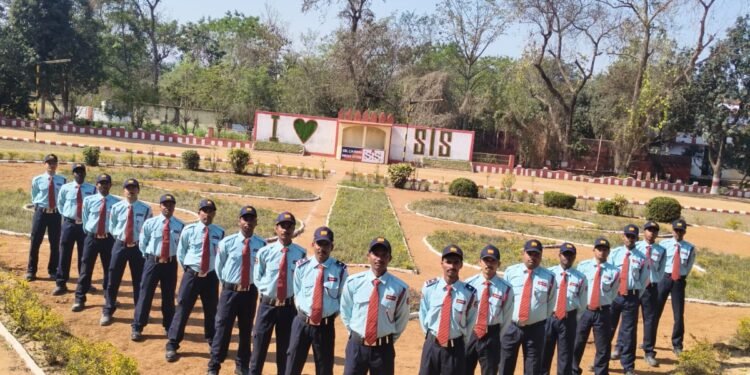 गढ़वा में सुरक्षा गार्ड की 1000+ नौकरियां! SIS लिमिटेड का मेगा भर्ती अभियान – 19 से 40 साल तक के युवा थाने पहुंचें, 1 लाख तक सैलरी + EPF, ESI, ग्रेच्युटी, बोनस, 65 साल तक जॉब!