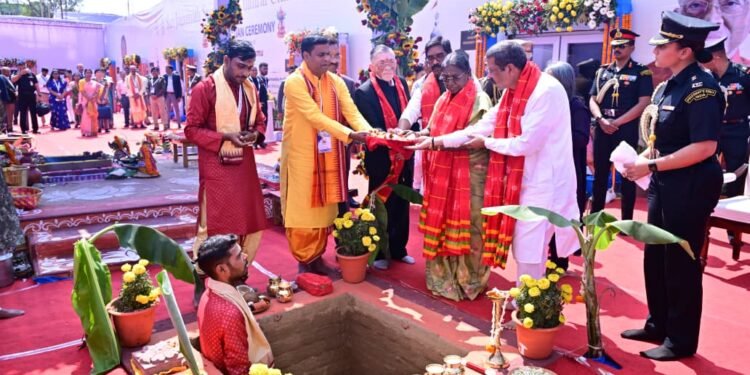 जगन्नाथ मंदिर का नया अध्याय! राष्ट्रपति द्रौपदी मुर्मु, राज्यपाल गंगवार, मुख्यमंत्री हेमंत सोरेन और केंद्रीय मंत्री धर्मेंद्र प्रधान ने जमशेदपुर में किया भव्य भूमि पूजन – श्री जगन्नाथ आध्यात्मिक एवं सांस्कृतिक केंद्र का शुभारंभ