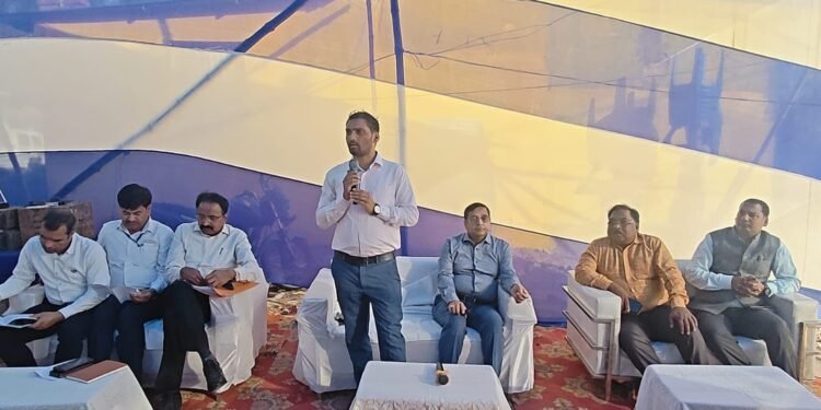 गढ़वा में कल होगी मतगणना का महासंग्राम! 33 टेबलों पर गिने जाएंगे वोट – उपायुक्त ने किया मतगणना स्थल का जायजा, निष्पक्षता और पारदर्शिता पर सख्ती