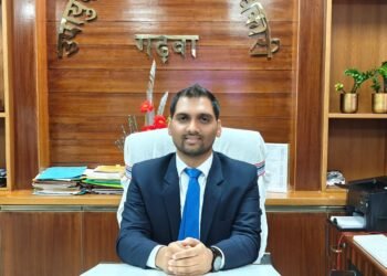 गढ़वा में धान खरीद घोटाला बेनकाब! पैक्स और FPO पर 25% कमीशन कटौती, अनुज्ञप्ति रद्द, 2 कर्मचारी निलंबित – उपायुक्त की बड़ी कार्रवाई