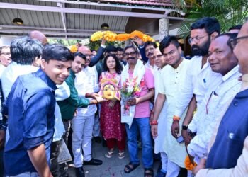 नवनिर्वाचित अध्यक्षों का मुख्यमंत्री से मिलन! चतरा के अताउर रहमान और सरायकेला के मनोज चौधरी को हेमंत सोरेन ने दी बधाई – “जनसेवा में नई ऊर्जा लाएं, विकास का नया दौर शुरू करें”