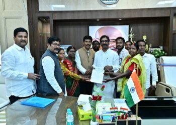 सरहुल पूजा की पूर्व संध्या पर भव्य न्योता! मुख्यमंत्री हेमंत सोरेन कांके के सरना मैदान में होंगे मुख्य अतिथि – केंद्रीय सरना समिति ने की शिष्टाचार मुलाकात, 19 मार्च को होगा झारखंड स्तरीय नागपुरी सांस्कृतिक महाकुंभ!