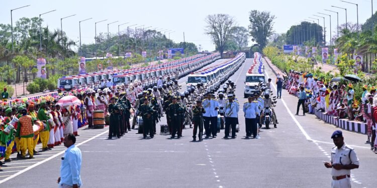 झारखंड पुलिस को मिली नई ताकत! मुख्यमंत्री हेमंत सोरेन ने 1,485 आधुनिक वाहन सौंपे और 12 नए थानों की रखी आधारशिला – “सशक्त पुलिस, सुरक्षित झारखंड” का संकल्प!