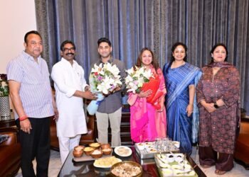 मुख्यमंत्री हेमंत सोरेन ने निभाया रिश्तों का दायित्व! हटिया विधायक नवीन जायसवाल की बेटी माही के विवाह आशीर्वाद समारोह में शामिल हो नवदंपति को दिया विशेष आशीर्वाद