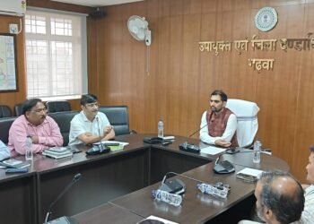 गढ़वा में घरेलू गैस पर प्रशासन की सख्ती! कालाबाजारी और टैंपरिंग पर कड़ी कार्रवाई की चेतावनी – उपायुक्त ने कहा: “अनियमितता बर्दाश्त नहीं”