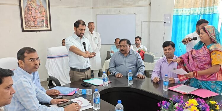 श्री बंशीधरनगर में लोकतंत्र की नई सुबह! नवनिर्वाचित अध्यक्ष साधना देवी और सभी पार्षदों ने ली शपथ – उपाध्यक्ष पद पर संध्या देवी की धमाकेदार जीत