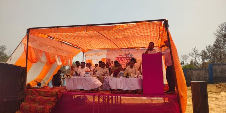 जल अर्पण दिवस पर गढ़वा में हुआ जल संरक्षण का संकल्प! पतरिया कला में जल महोत्सव पखवाड़ा के तहत ग्रामीणों ने ली शपथ – भूजल रिचार्ज, वर्षा जल संचयन और जल प्रबंधन पर जोर