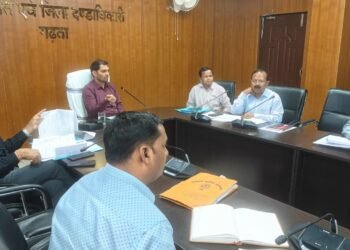 गढ़वा में भूमि अधिग्रहण पर उपायुक्त की सख्त समीक्षा! NH-75 चौड़ीकरण, मंडल डैम, सॉलिड वेस्ट मैनेजमेंट प्लांट समेत सभी परियोजनाओं के मुआवजा भुगतान को तेज करने के निर्देश – लंबित कार्य शीघ्र पूर्ण करने का फरमान