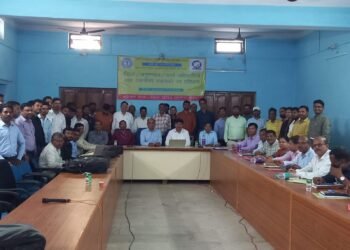 मंडल डैम विस्थापितों को बेहतर जीवन: उपायुक्त दिनेश यादव की अध्यक्षता में उच्च स्तरीय समीक्षा बैठक, पुनर्वास स्थलों पर सड़क, पेयजल, विद्युत, स्वास्थ्य, शिक्षा जैसी मूलभूत सुविधाओं को शीघ्र विकसित करने के सख्त निर्देश