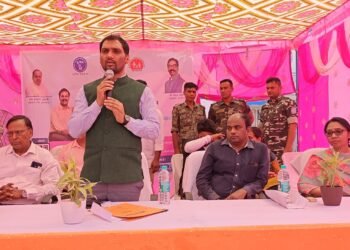 गढ़वा में किशोरियों के स्वास्थ्य की नई ढाल! HPV वैक्सीनेशन कार्यक्रम का शुभारंभ, सर्वाइकल कैंसर से मिलेगी सुरक्षा