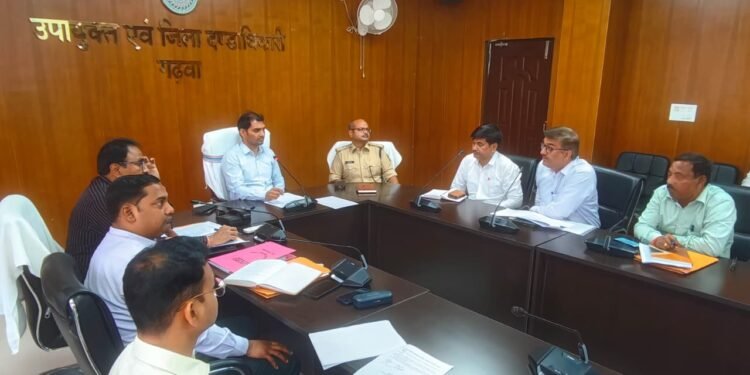 मंडल डैम के शेष कार्यों पर उपायुक्त की सख्ती! विस्थापित परिवारों को मुआवजा और पुनर्वास शीघ्र पूरा करने के सख्त निर्देश