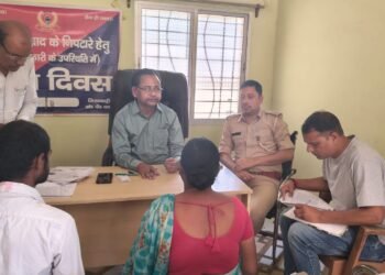 हर शनिवार को थाना दिवस! पुलिस अधीक्षक के निर्देश पर गढ़वा में जमीन विवादों का तेज निपटारा, आमजन से अपील – थाने पहुंचकर लें समाधान