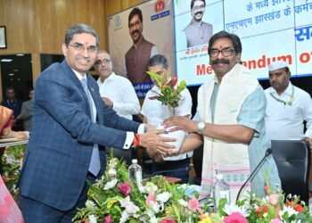 झारखंड सरकार के कर्मचारियों को मिलेगी बेहतर बैंकिंग सुविधा! मुख्यमंत्री हेमंत सोरेन की उपस्थिति में वित्त विभाग और इंडियन बैंक के बीच MoU पर हस्ताक्षर