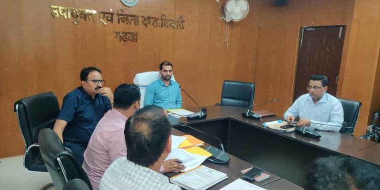 मंडल डैम प्रभावित परिवारों को नई उम्मीद! उपायुक्त ने की समीक्षा बैठक, पुनर्वास और विकास कार्यों को तेज करने के सख्त निर्देश