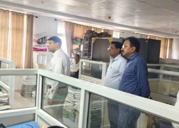 गढ़वा के नए उपायुक्त अनन्य मित्तल ने संभाला कार्यभार! विभिन्न कार्यालयों और प्लास मार्ट का किया औचक निरीक्षण, अनुशासन-स्वच्छता और सेवा गुणवत्ता पर दिए सख्त निर्देश