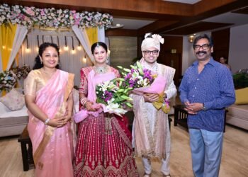 मुख्यमंत्री हेमंत सोरेन ने जमशेदपुर DC की बेटी के विवाह में दिया आशीर्वाद! दीनदयाल नगर स्थित IAS क्लब में नवदंपति को शुभकामनाएं