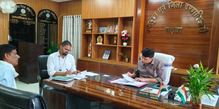 गढ़वा DC की बड़ी कार्रवाई: ‘जनसुनवाई’ में खुली भ्रष्टाचार की पोल, अवैध निकासी और धांधली पर गिरेगी गाज!