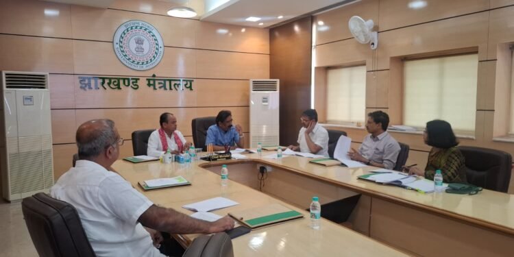 मुख्यमंत्री हेमंत सोरेन की अध्यक्षता में आपदा प्रबंधन की महत्वपूर्ण बैठक, सड़क दुर्घटना में मृतकों के परिजनों को अब मिलेंगे 4 लाख रुपये अनुग्रह अनुदान