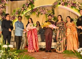 सांसद सुखदेव भगत के पुत्र के रिसेप्शन में जुटे दिग्गज; मुख्यमंत्री हेमंत सोरेन और विधायक कल्पना सोरेन ने दीं शुभकामनाएं।