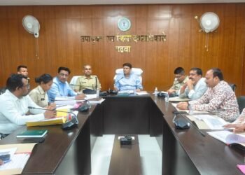 सड़क दुर्घटनाओं पर सख्ती! उपायुक्त अनन्य मित्तल की अध्यक्षता में जिला स्तरीय सड़क सुरक्षा समिति की अहम बैठक