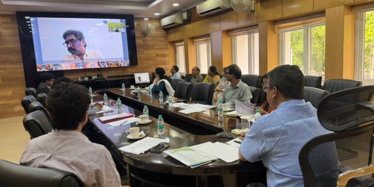 भीषण गर्मी को लेकर मुख्यमंत्री हेमंत सोरेन का अलर्ट! सभी उपायुक्तों के साथ वीडियो कॉन्फ्रेंसिंग में सख्त निर्देश