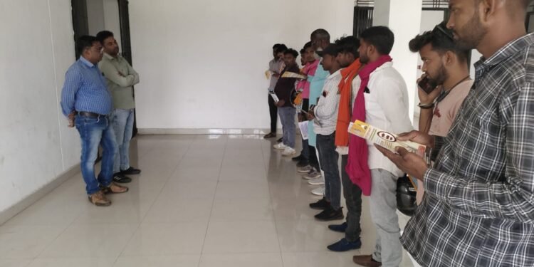 गढ़वा में ‘स्ट्रीट फूड’ वालों की क्लास: सेहत से खिलवाड़ किया तो खैर नहीं, प्रशासन ने जारी किए सख्त नियम!