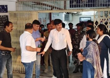 अस्पताल में ‘सुरक्षा चक्र’ कड़ा: पुराने गार्ड्स की छुट्टी, अब नई टीम संभालेगी मोर्चा; गढ़वा SDM ने वार्डों में जांची व्यवस्था!