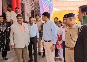 राशन वितरण में हेराफेरी करने वालों की अब खैर नहीं: गढ़वा उपायुक्त के आदेश पर PDS दुकानों में ‘सर्जिकल स्ट्राइक’