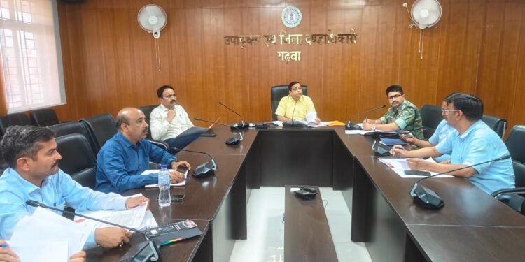 बंदूक छोड़ने वालों को मुख्यधारा से जोड़ेगी सरकार: गढ़वा में नक्सलियों के पुनर्वास पर ‘बड़ा फैसला’, आवास, बीमा और रोजगार का रास्ता साफ