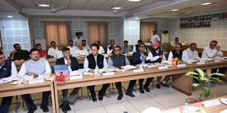 औद्योगिक पावरहाउस झारखंड के साथ जुड़ेगा कर्नाटक: रांची में जुटे दोनों राज्यों के दिग्गज कारोबारी, निवेश और व्यापार सहयोग के नए युग की शुरुआत