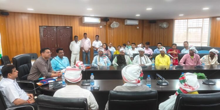 हाशिये पर खड़े समाज को मिलेगा ‘हक और सम्मान’: गढ़वा में जनजातीय गरिमा उत्सव का भव्य आगाज, 25 मई तक विशेष कैंपों से दूर होंगी आदिवासियों की समस्याएं